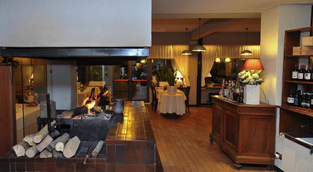 法特尔餐厅酒店 斯萨诺博伽斯科 外观 照片